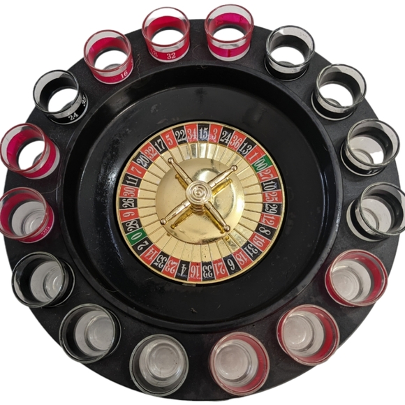 Shot Glass Roulette Drinking Game Set 🎲🥃 - Picture 4 of 9